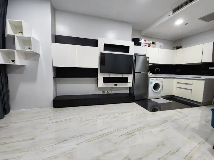 Property photos for Noble Refine