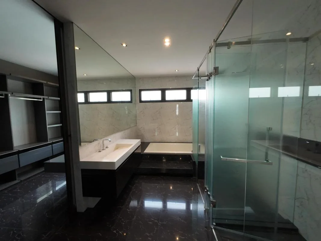Property photos for The Landmark Ekamai-ramindra