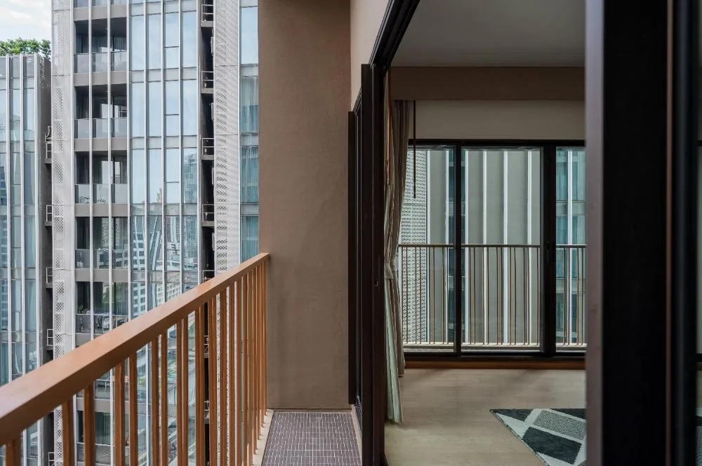 Property photos for Noble Refine