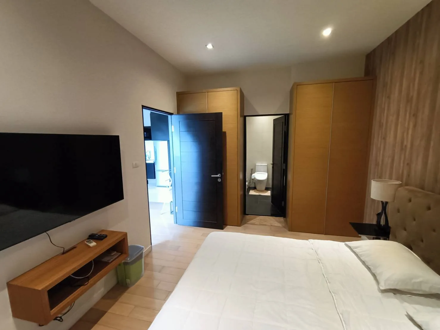 Property photos for Eight Thonglor Residence