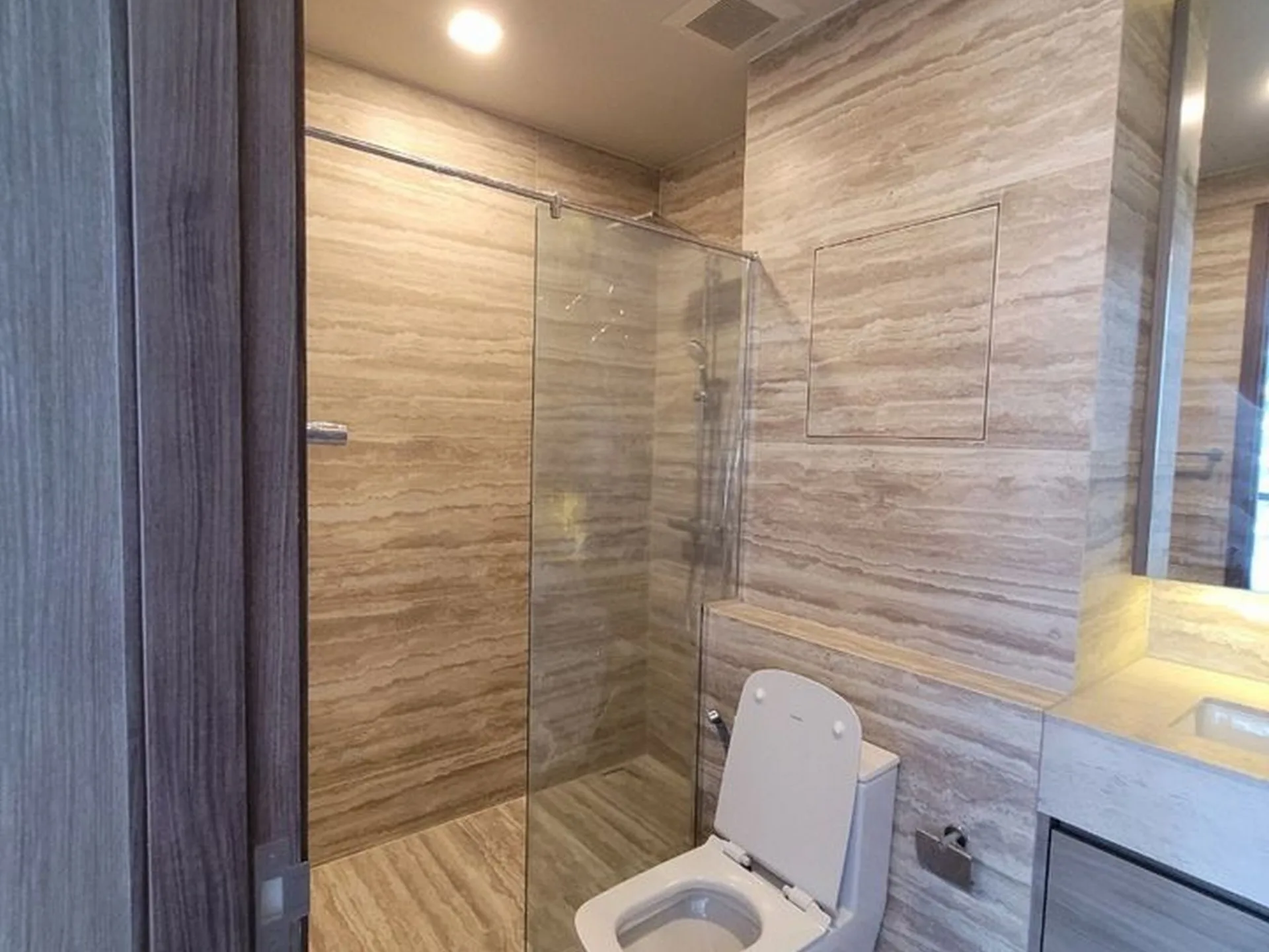 Property photos for Celes Asoke
