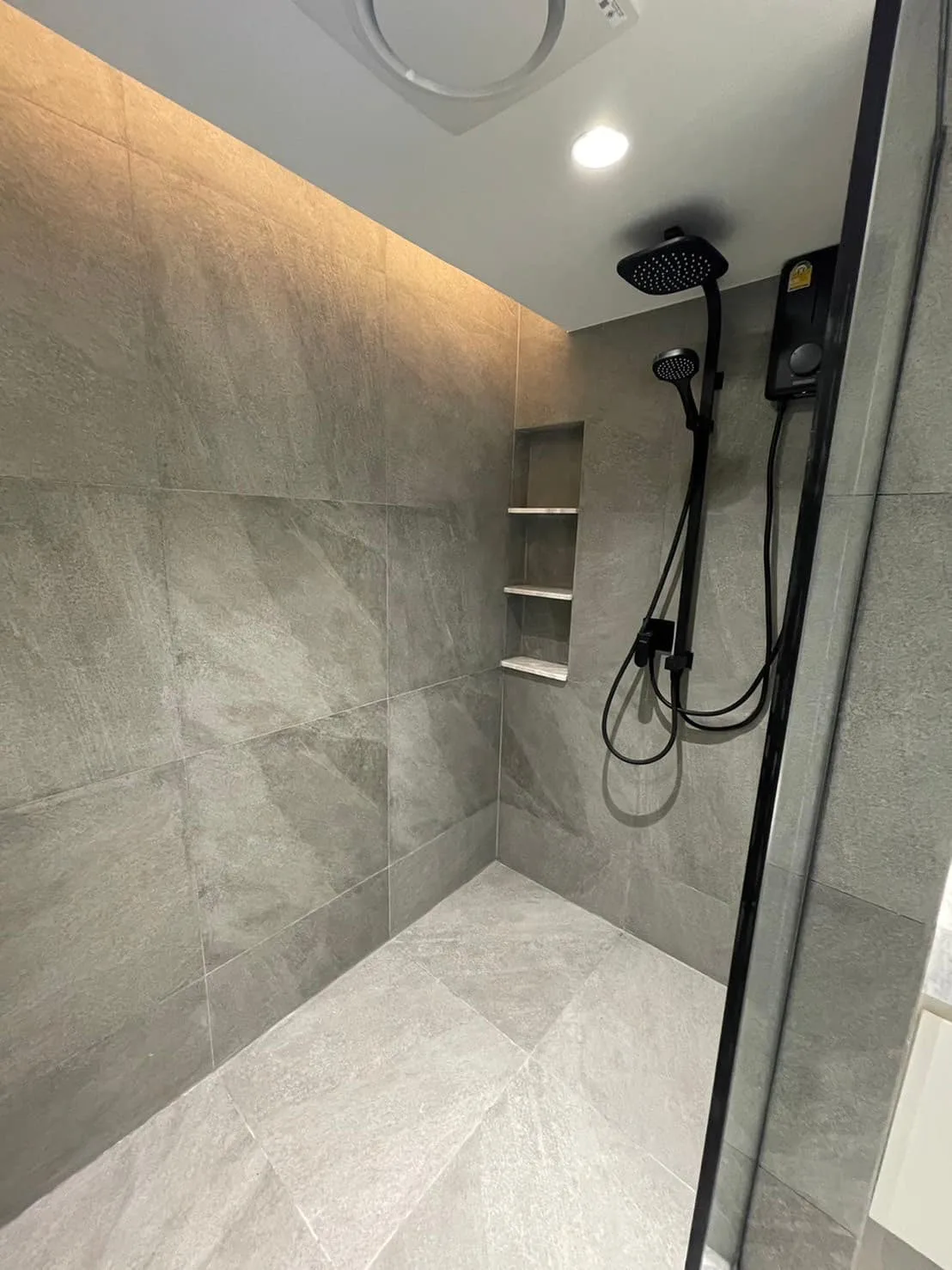 Property photos for State Tower