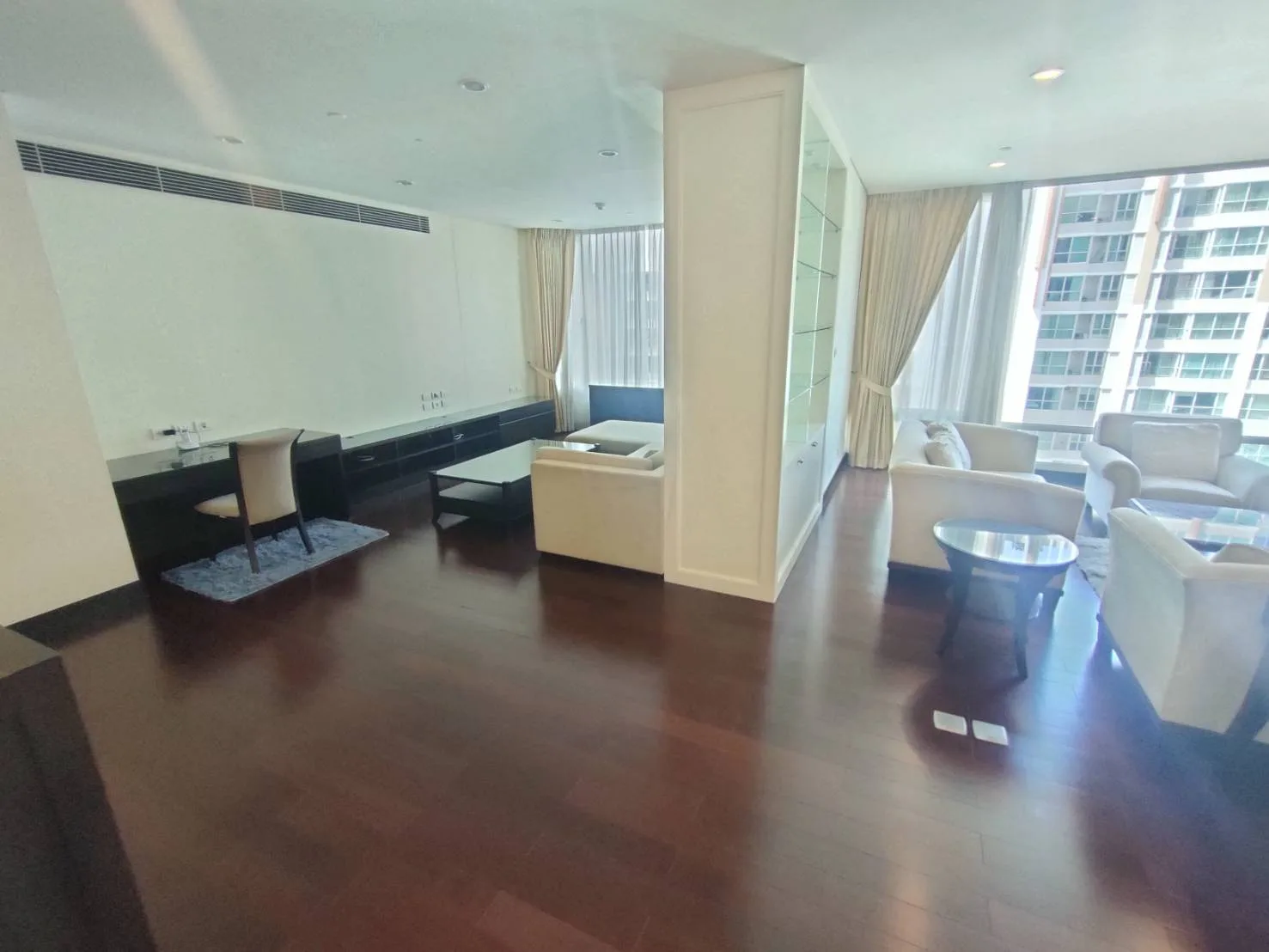 Property photos for The Park Chidlom