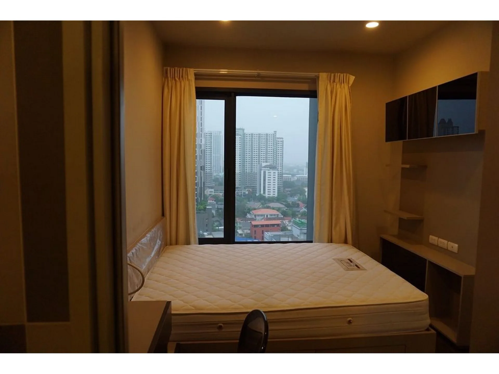Property photos for Onyx Phaholyothin
