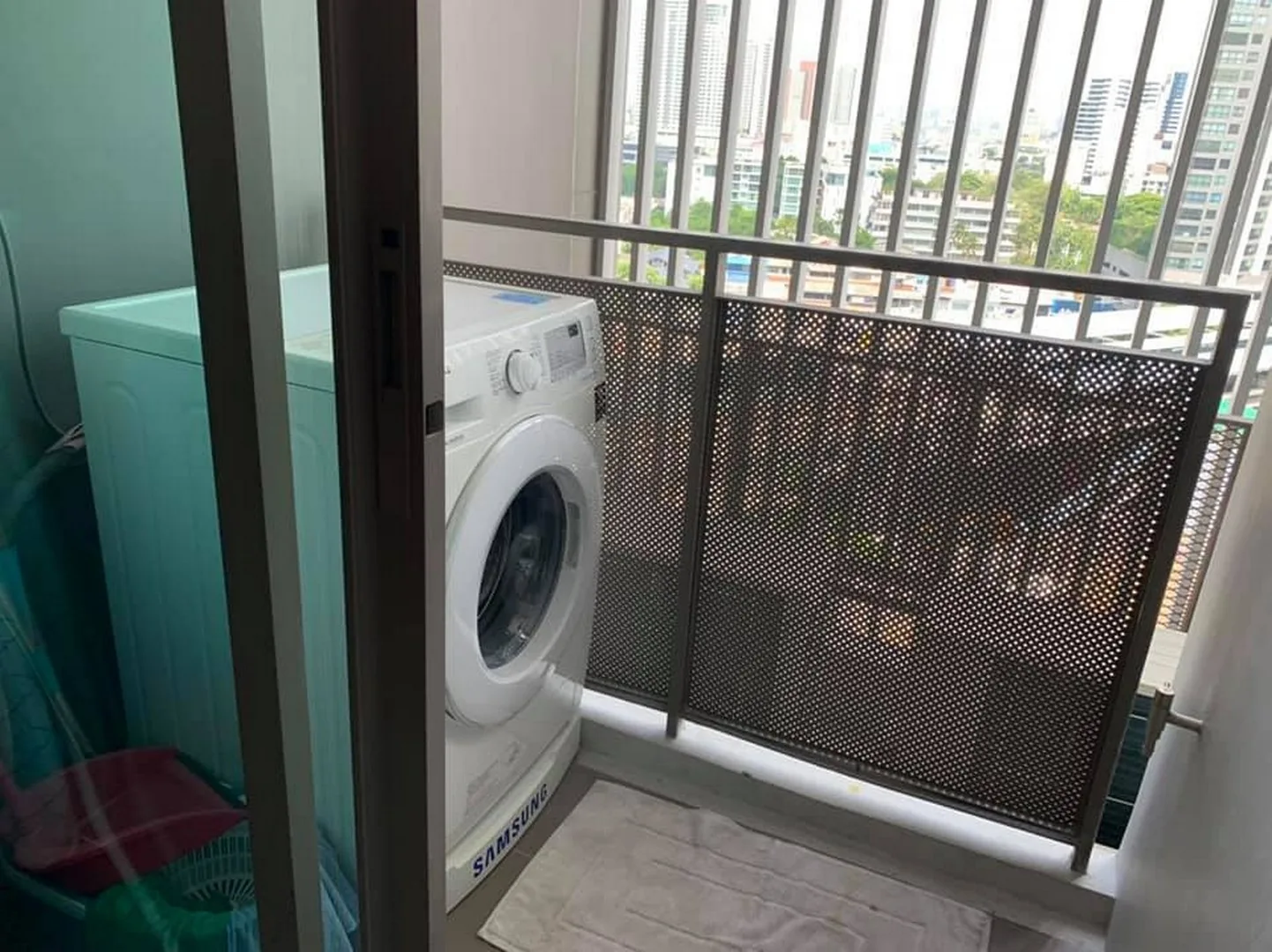 Property photos for The Room Sukhumvit 69