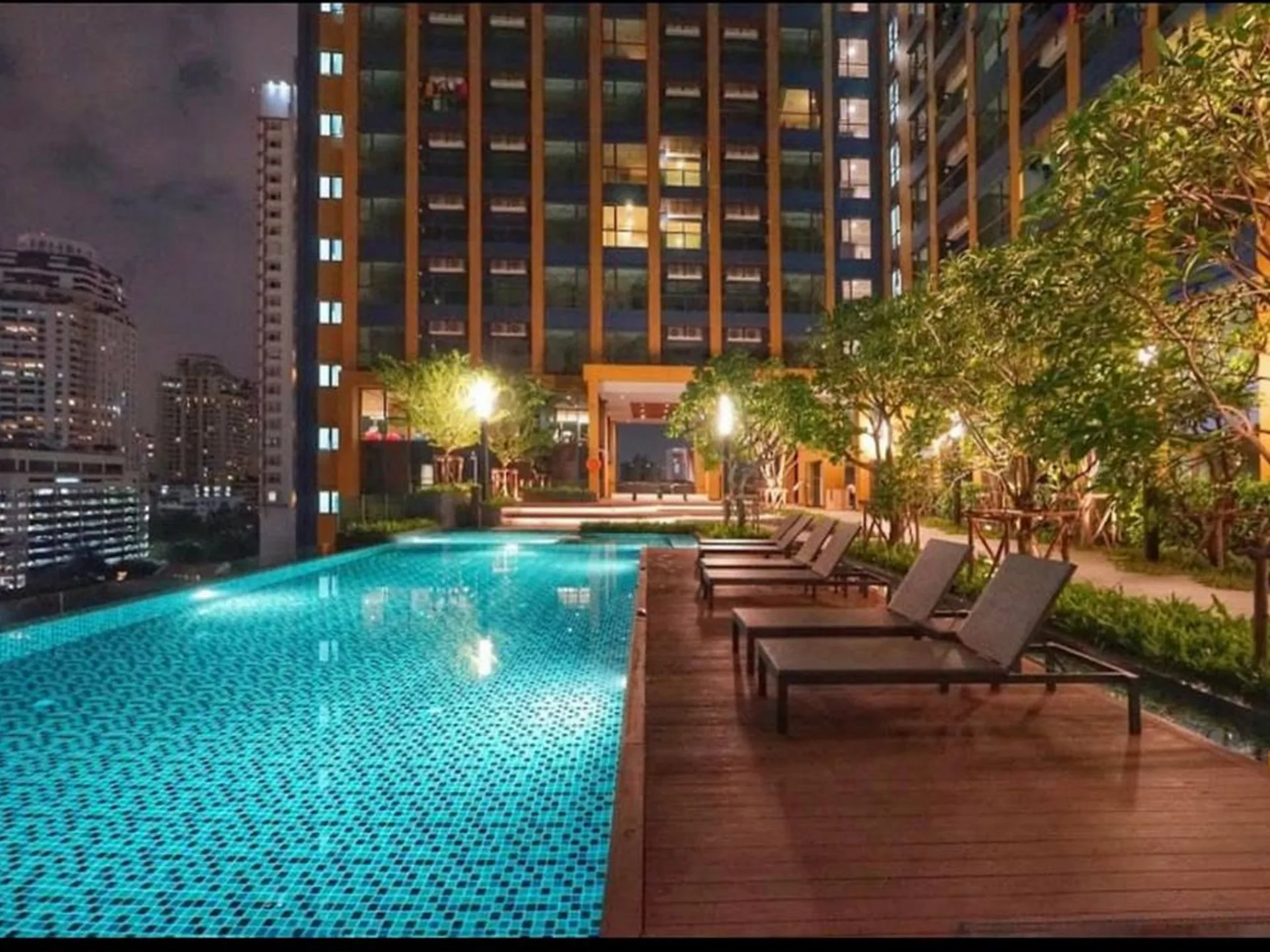Property photos for Lumpini Suite Phetchaburi - Makkasan