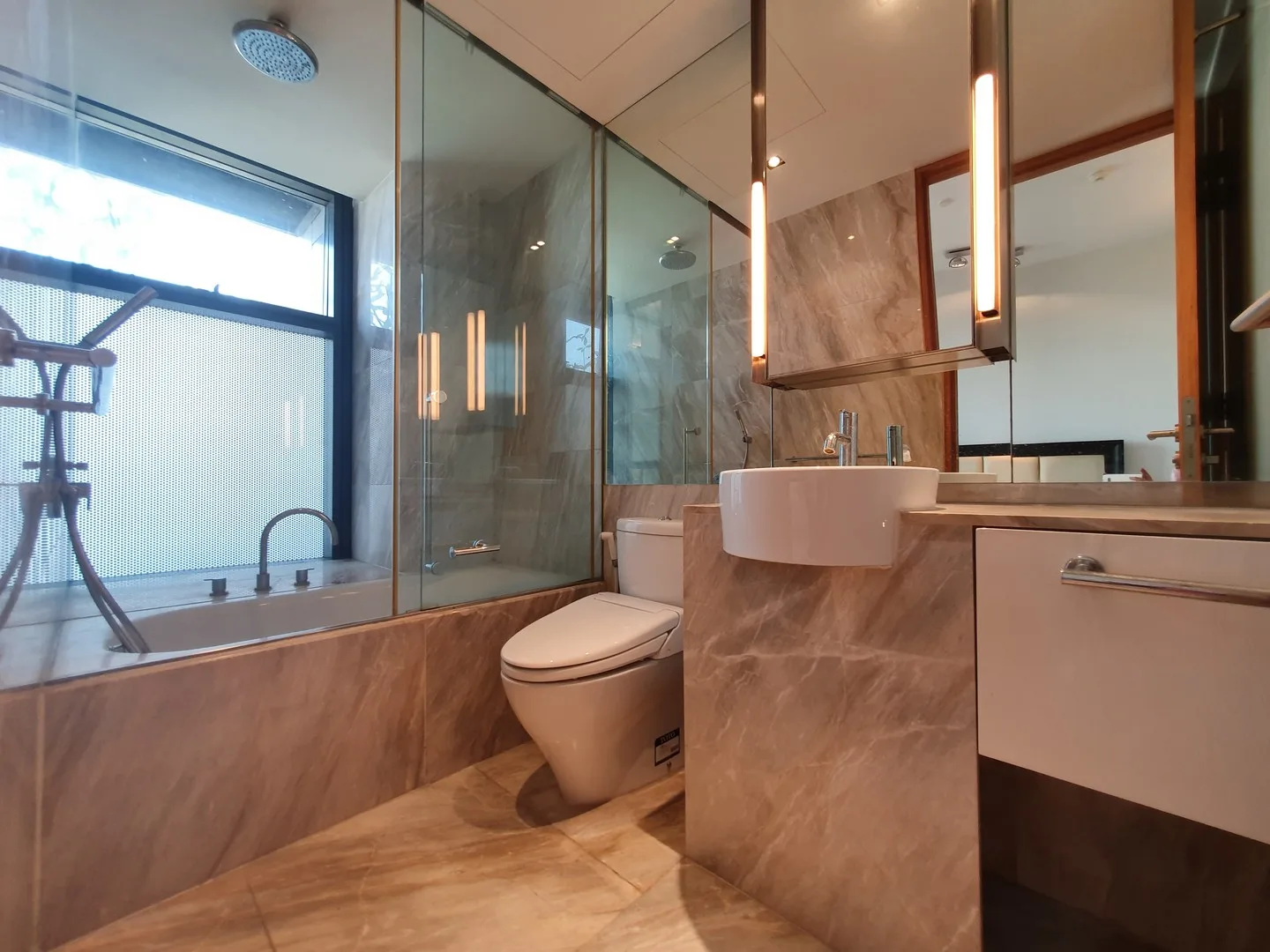 Property photos for The Met