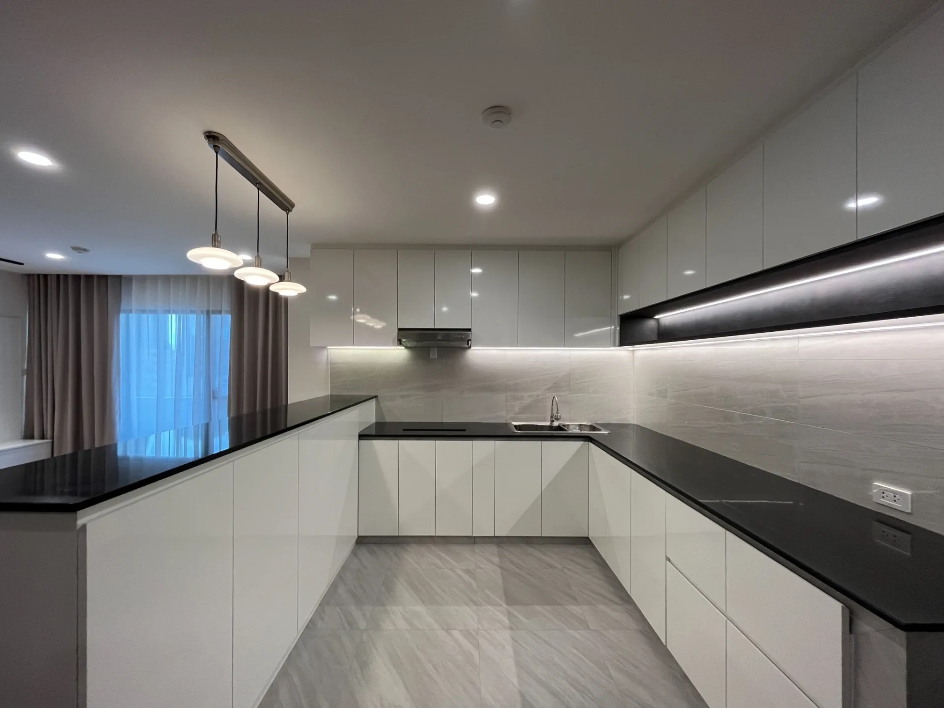 Property photos for Richmond Palace