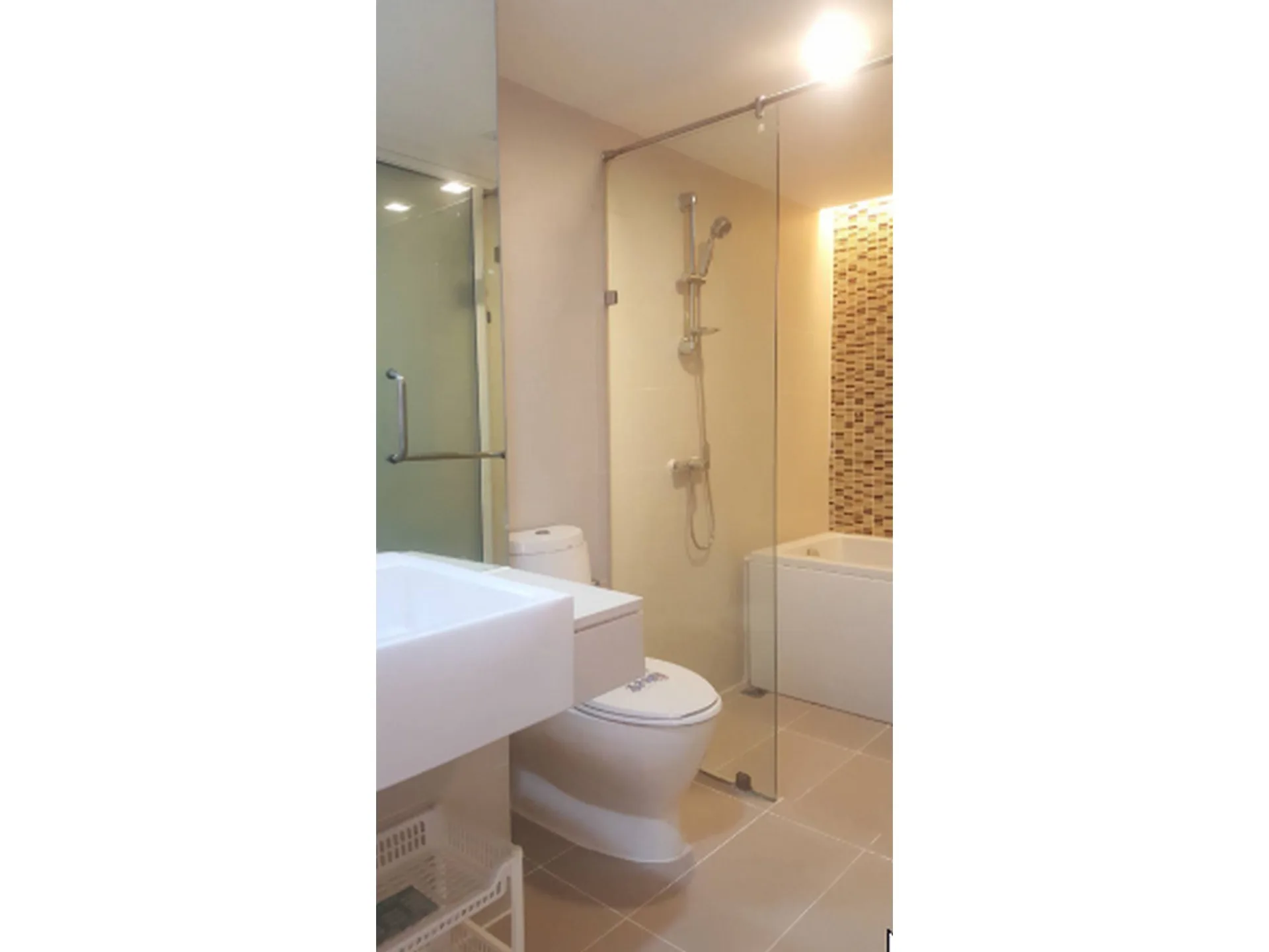 Property photos for Le Nice Ekamai