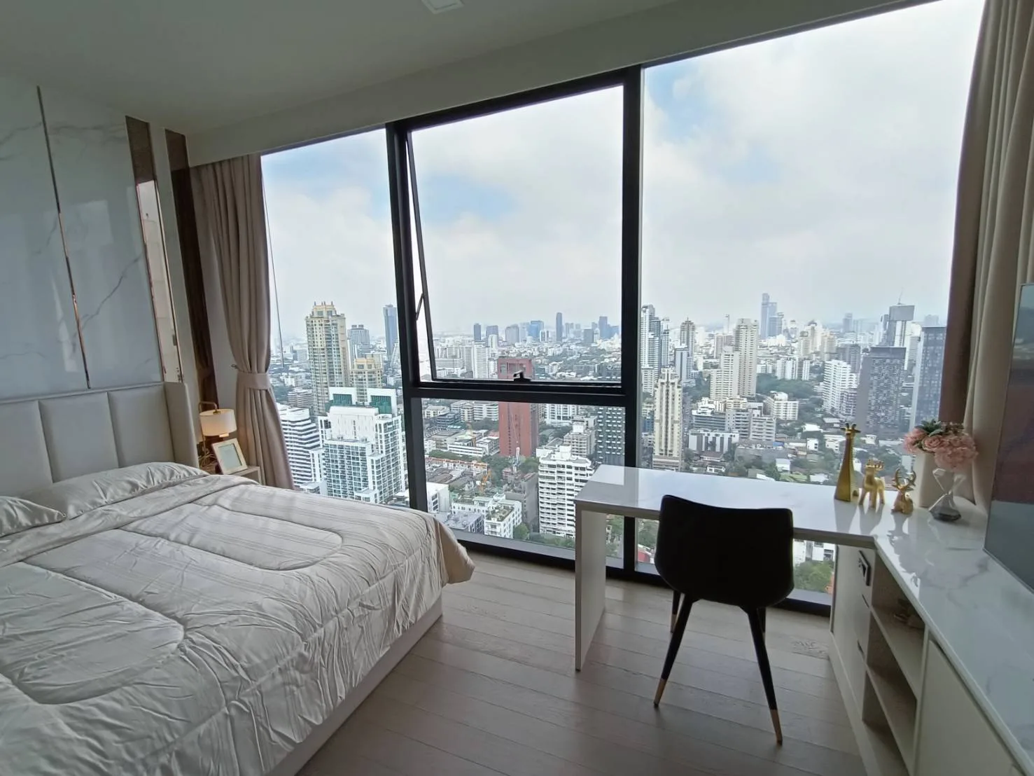 Property photos for Celes Asoke
