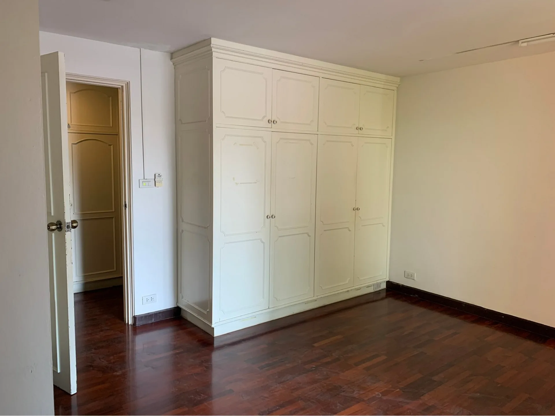 Property photos for Single House Soi Ruamrudee