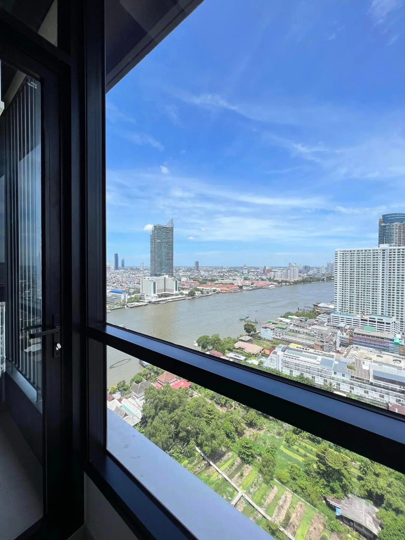 Property photos for Chapter Charoennakhorn-riverside