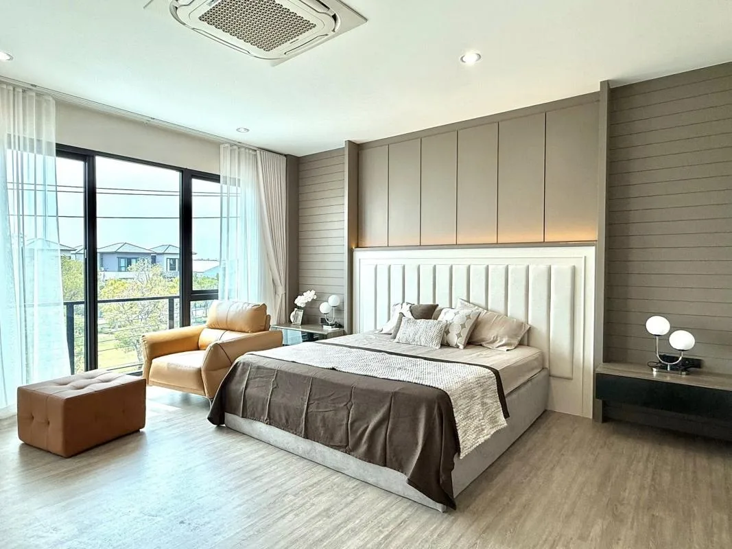 Property photos for Baan Klang Muang The Edition Bangna-Wongwaen