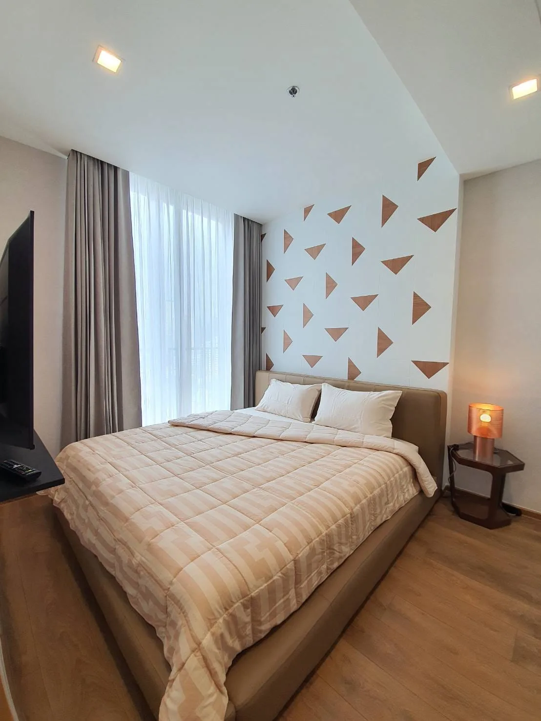 Property photos for Noble BE 33