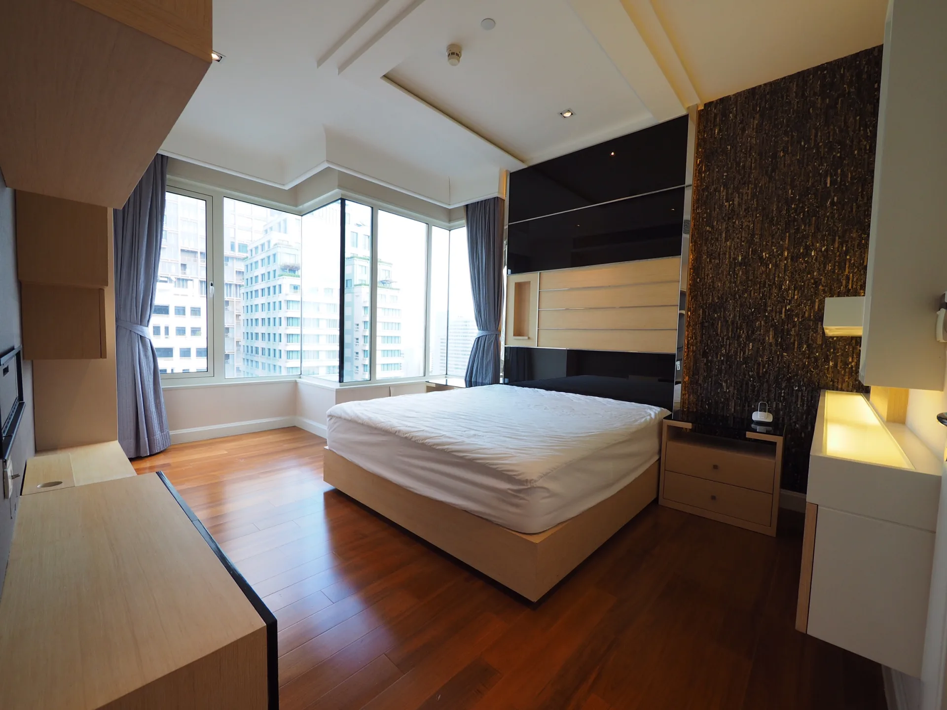 Property photos for Q Langsuan