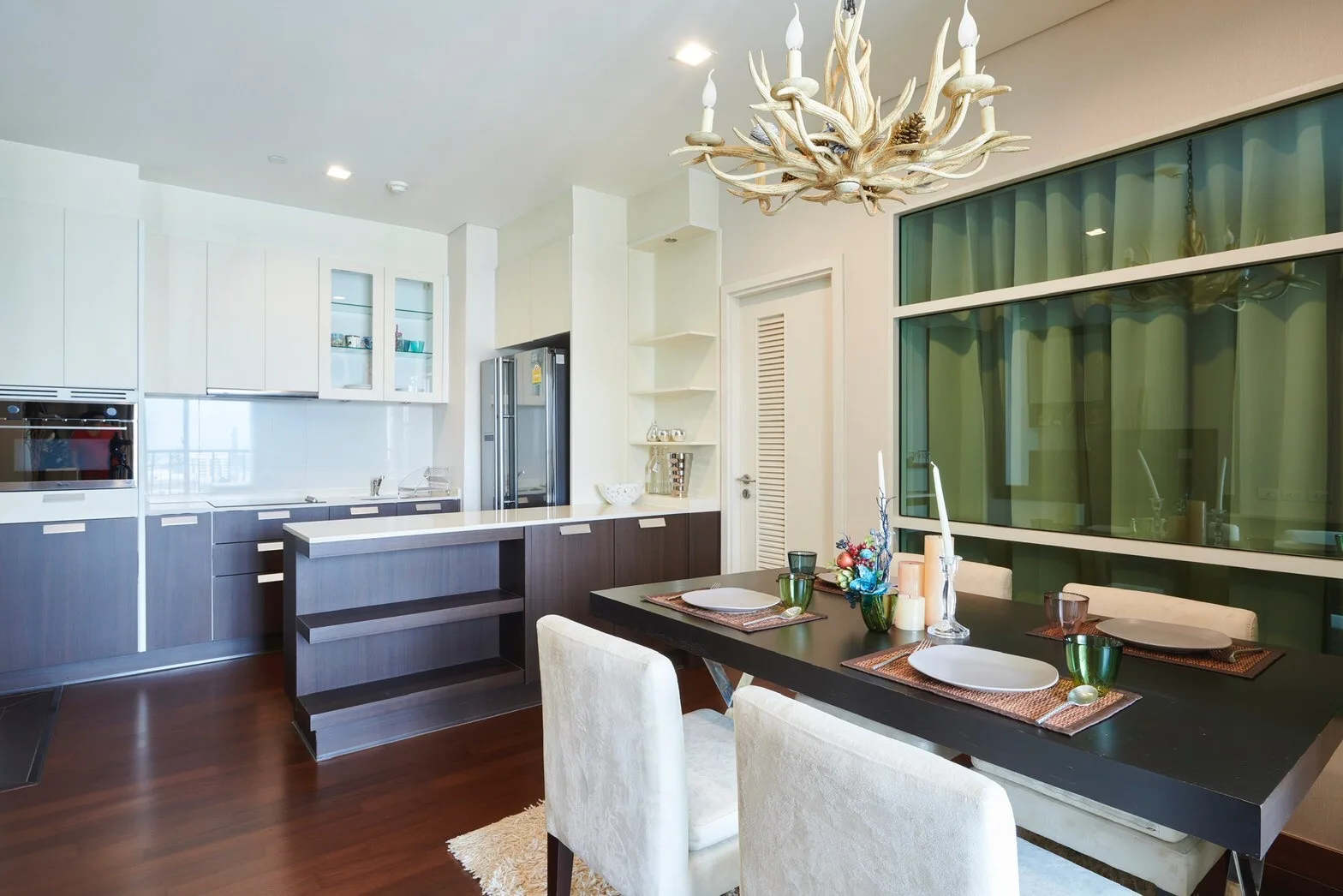 Property photos for Ivy Thonglor
