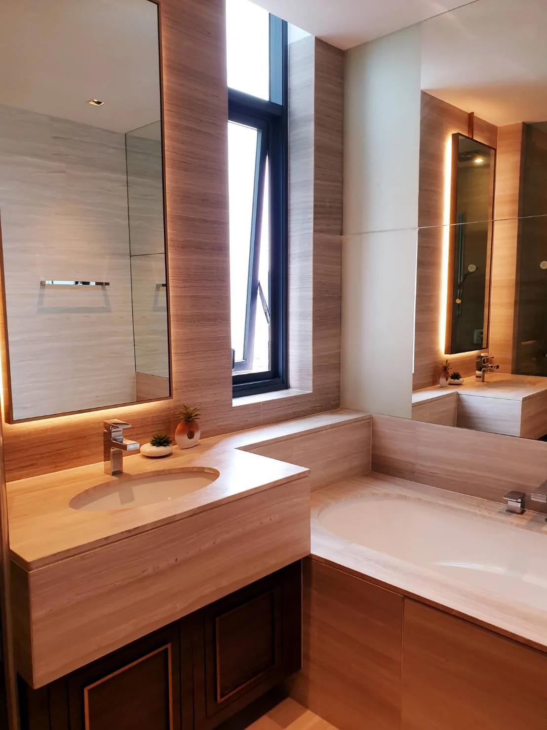 Property photos for The Diplomat 39