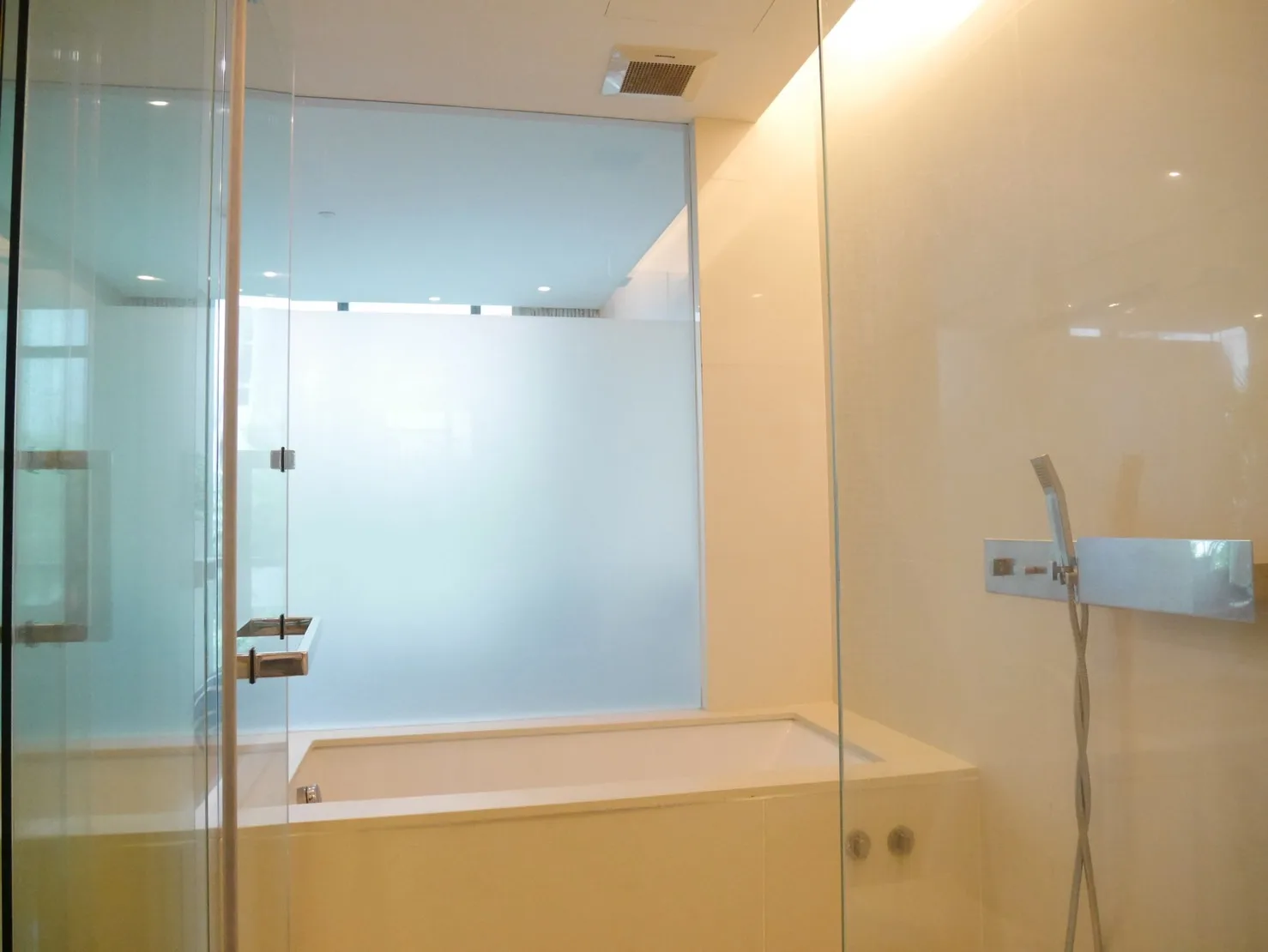 Property photos for The Room Sukhumvit 21