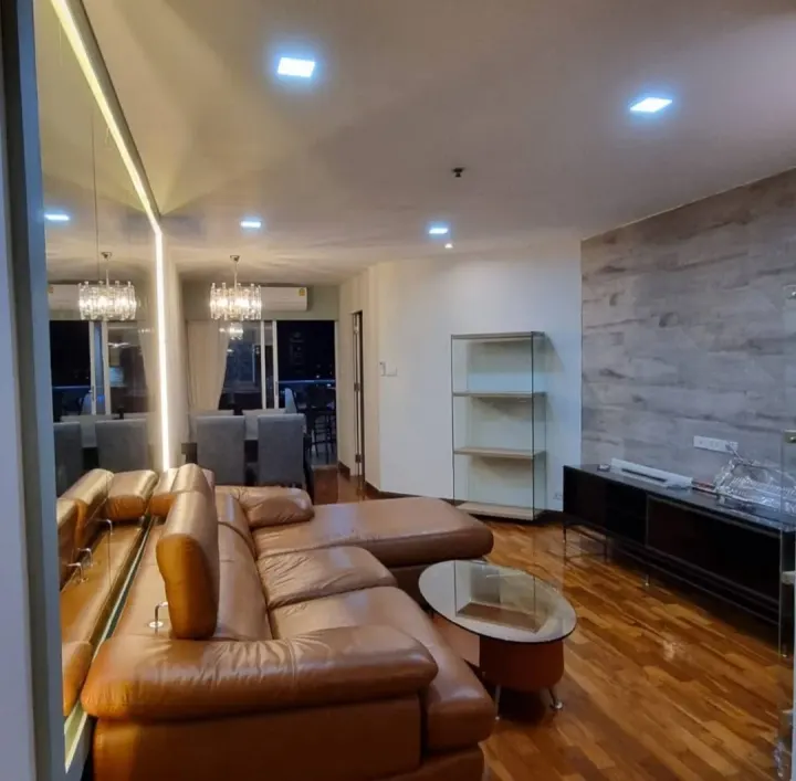 Property photos for The Waterford Diamond