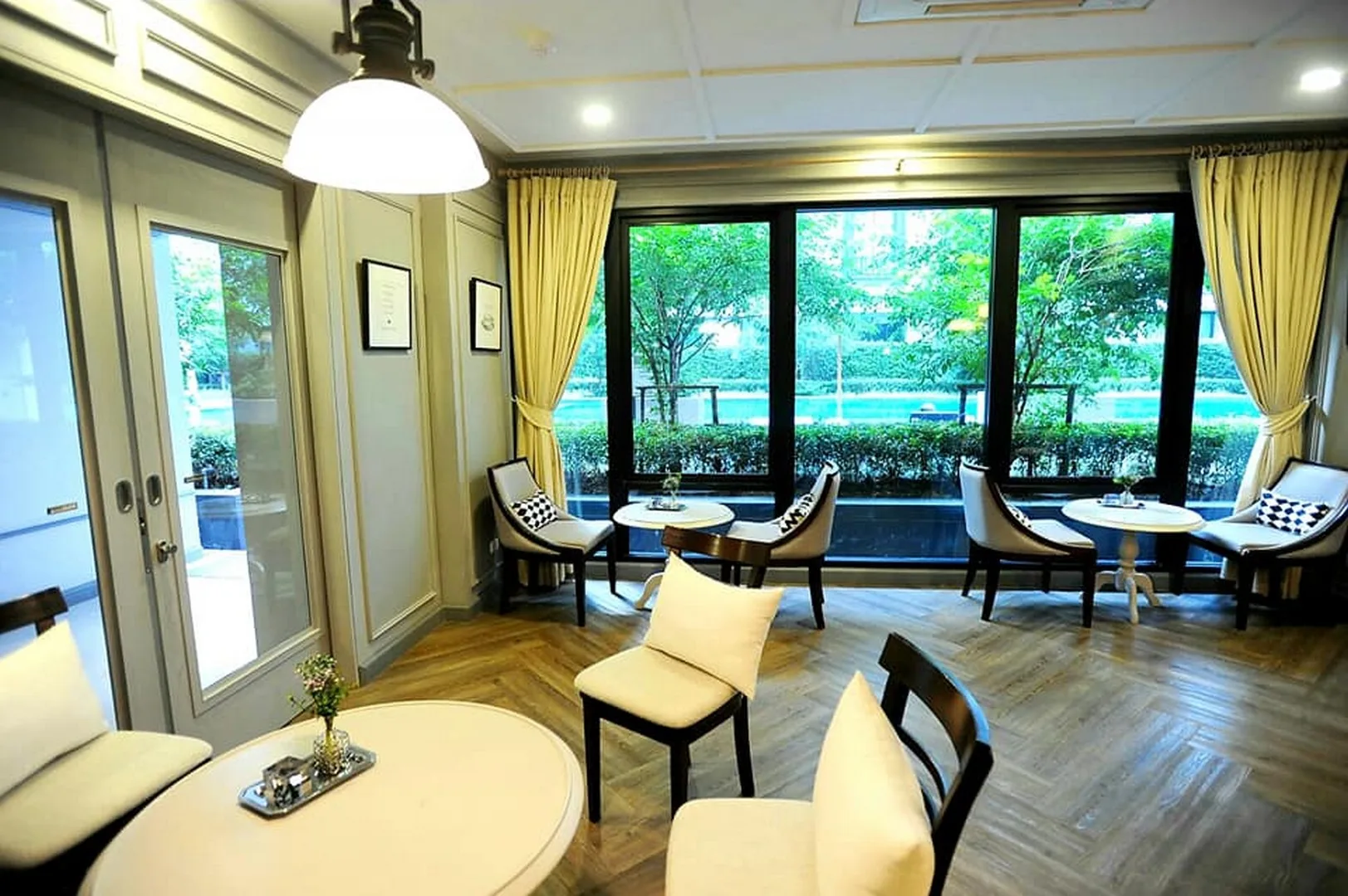 Property photos for The Reserve - Kasemsan 3