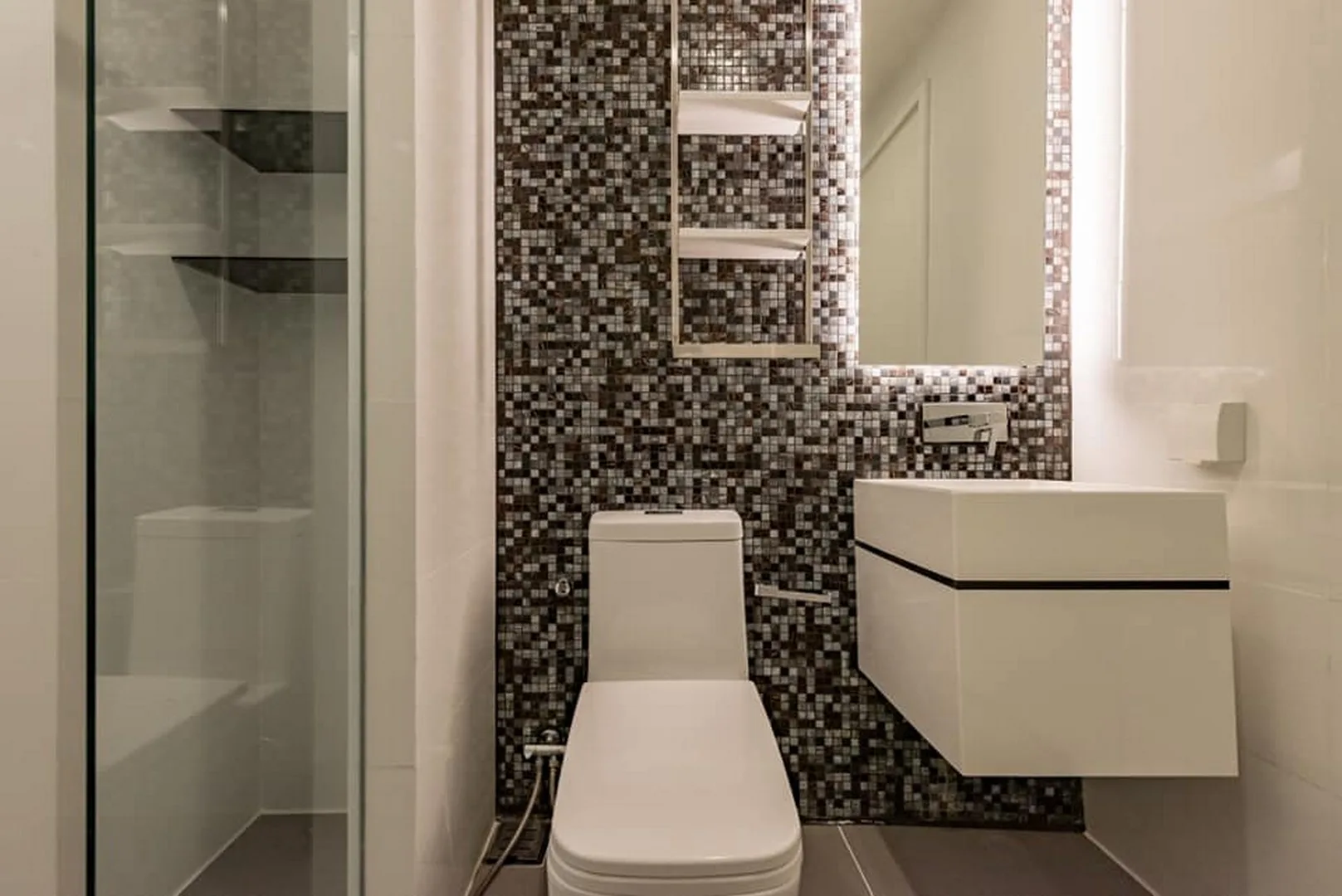 Property photos for The Room Sukhumvit 69