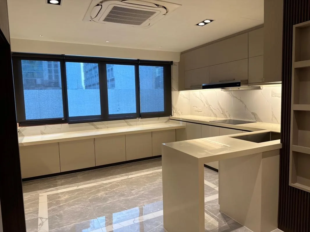 Property photos for Ploenchit Terrace