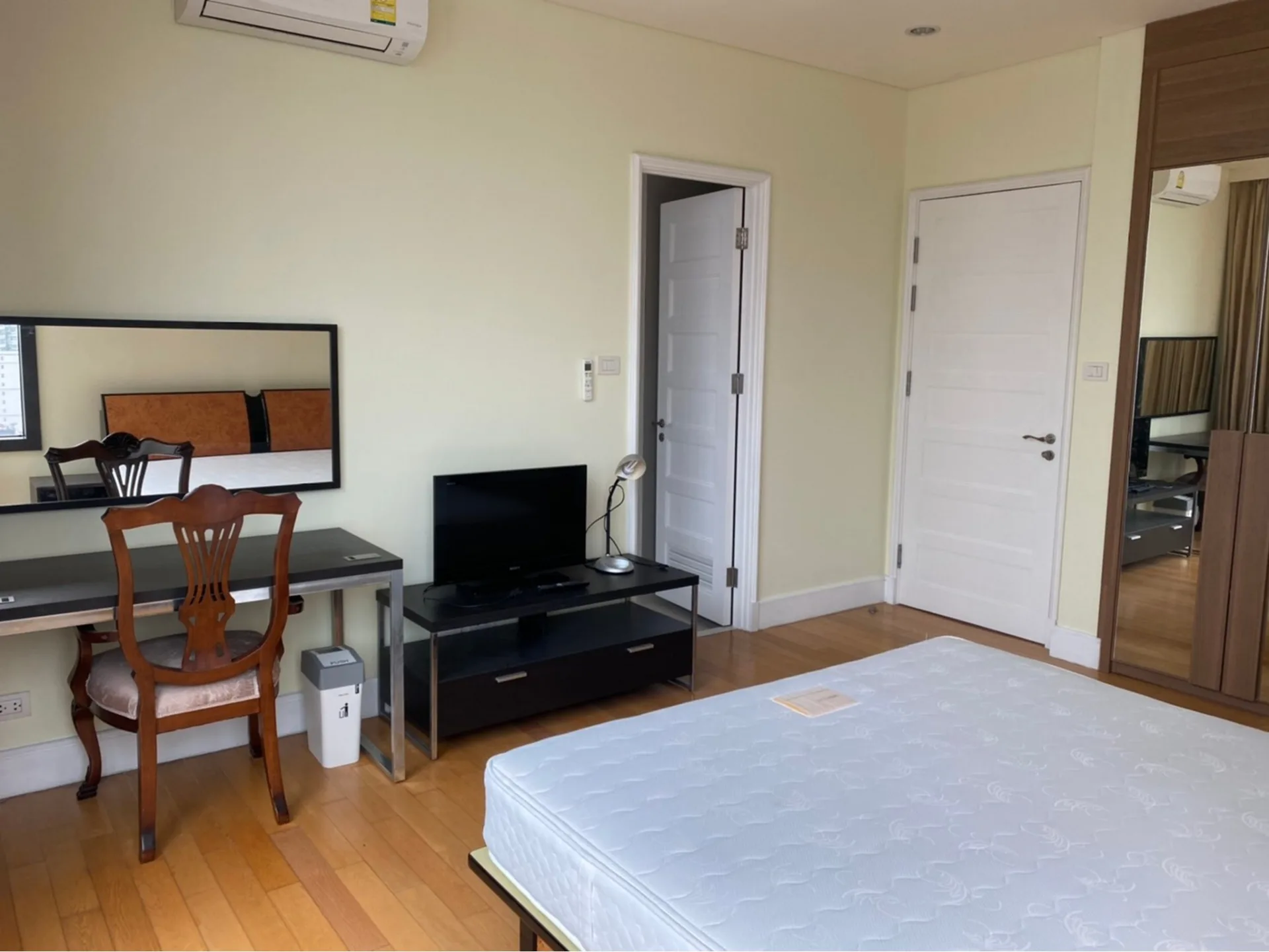 Property photos for Aguston Sukhumvit 22