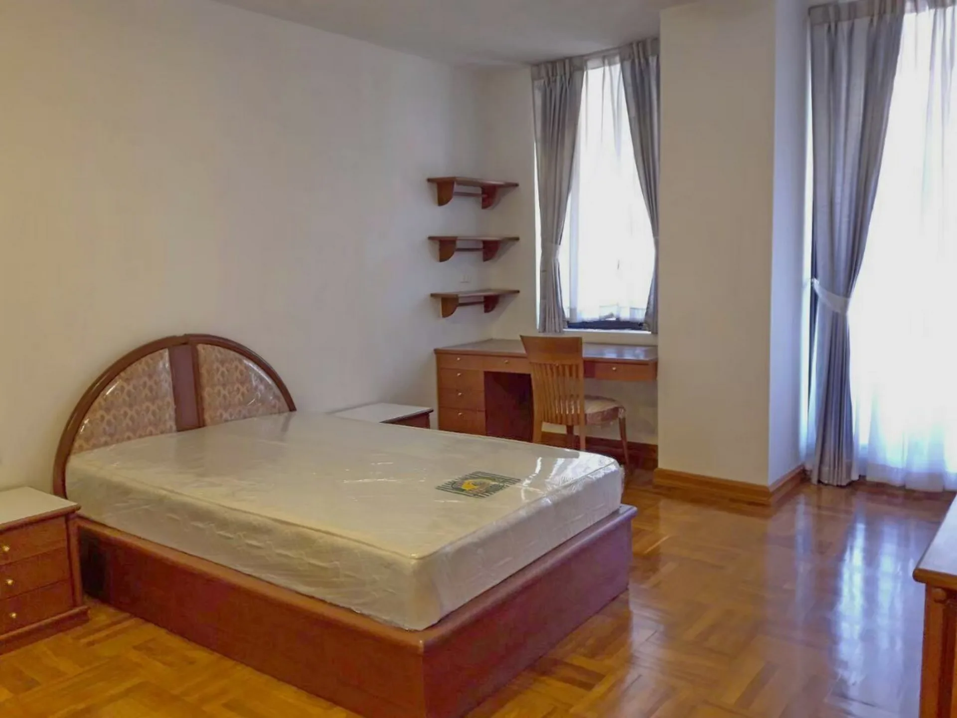 Property photos for Vanicha Park Langsuan