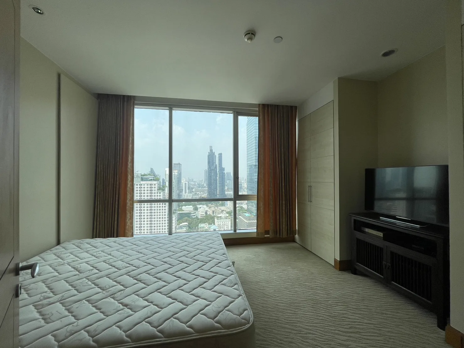 Property photos for Sky Villas Sathorn