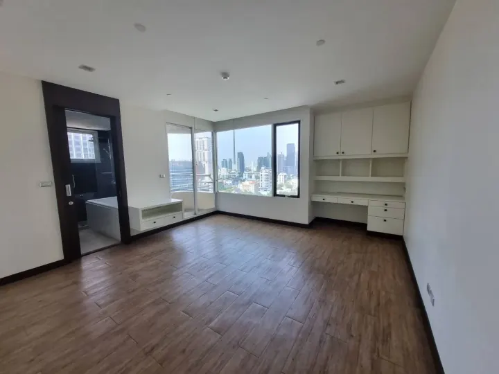 Property photos for Ideal 24