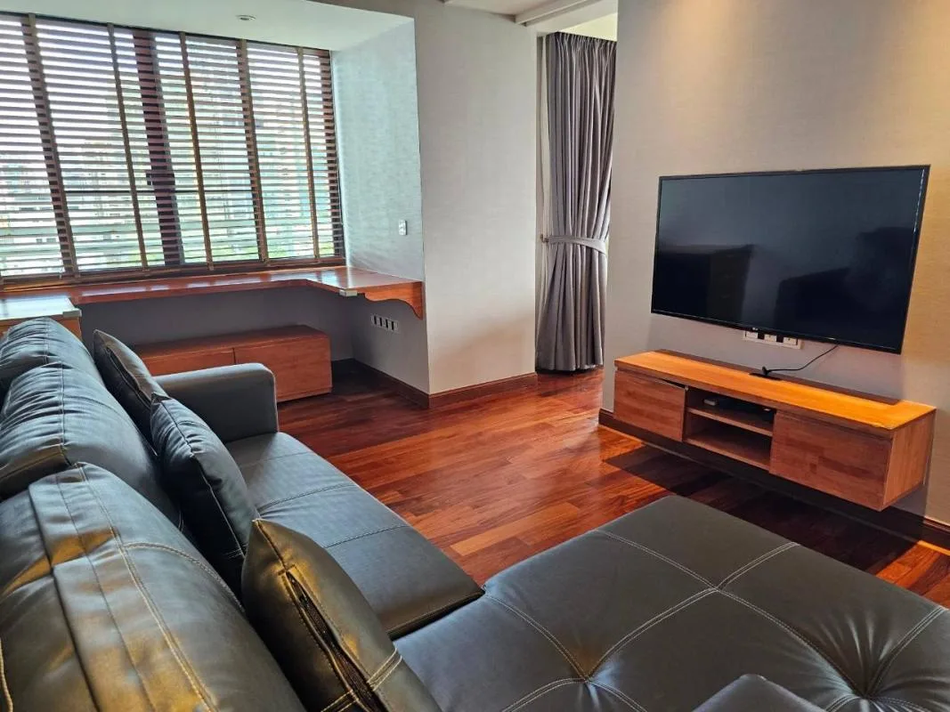 Property photos for Lake Green