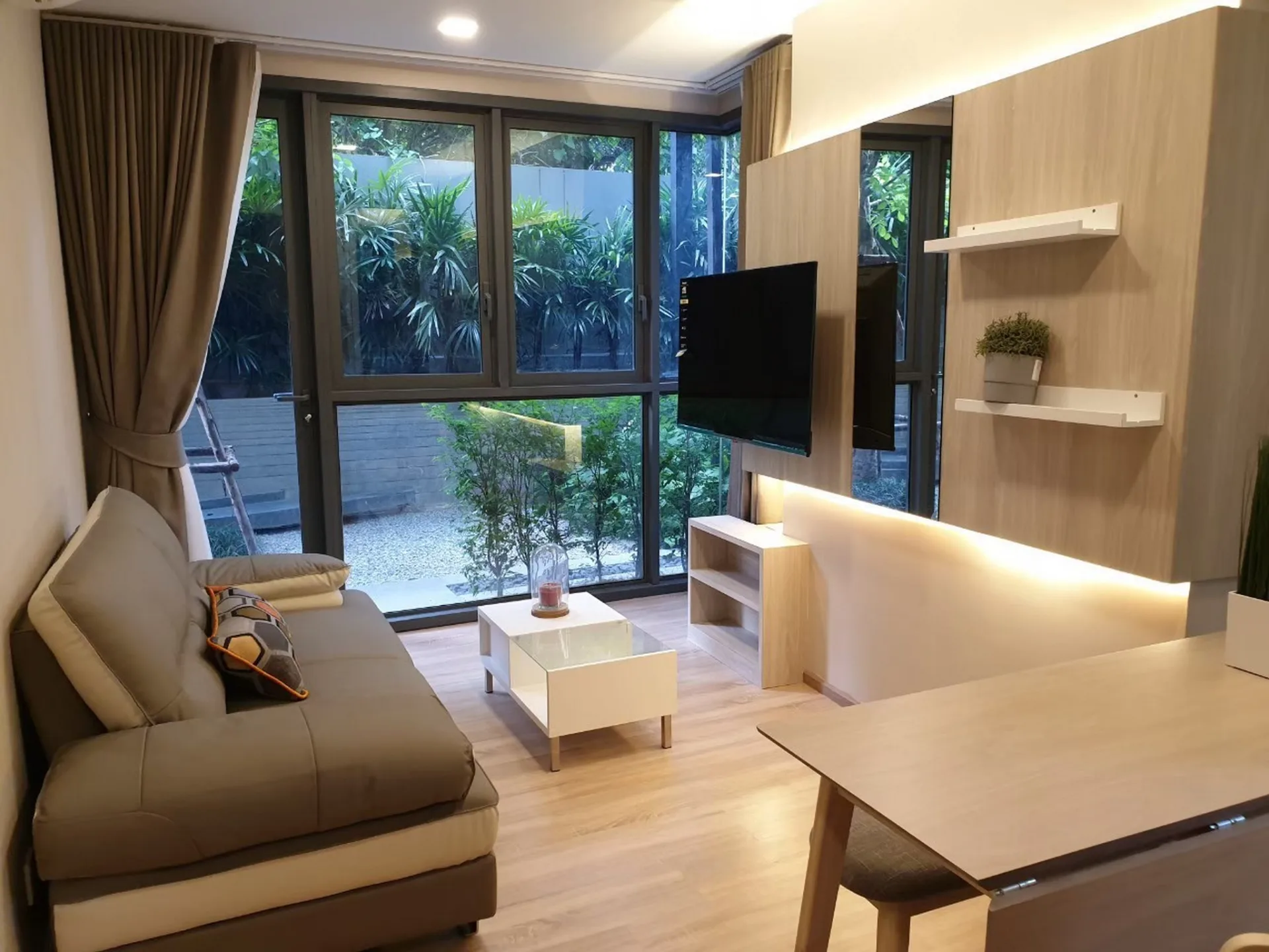 Property photos for Taka Haus Ekamai 12