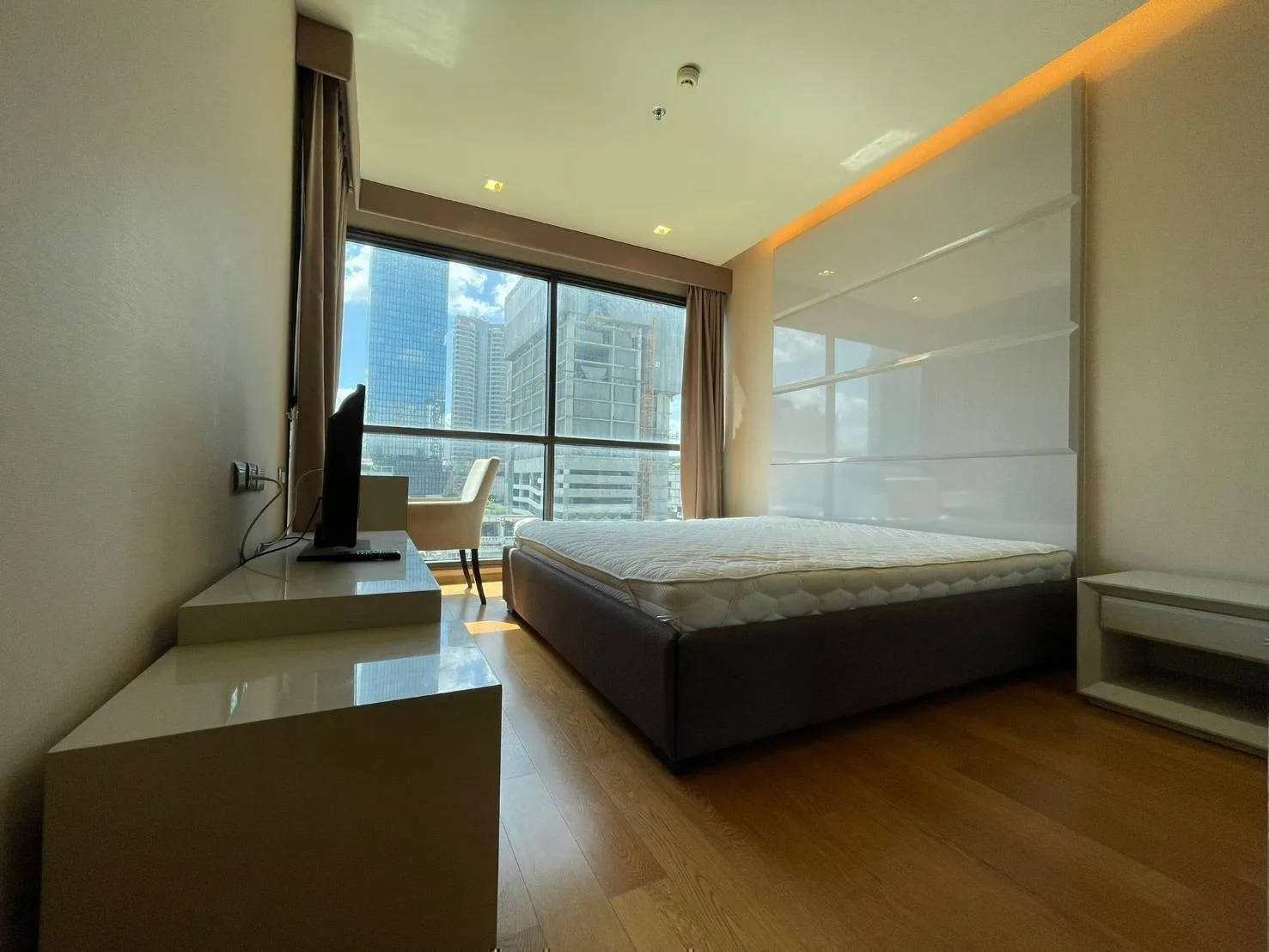 Property photos for The Address Sathorn