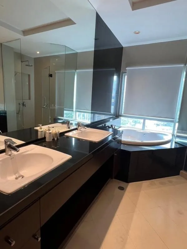 Property photos for Royal Residence Park