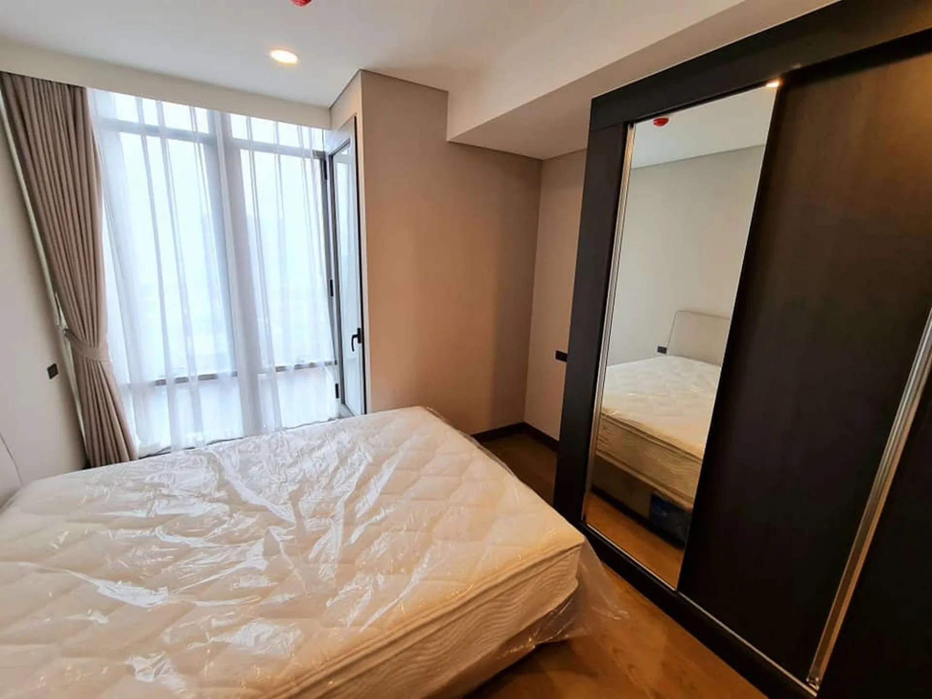 Property photos for Siamese Exclusive Queens
