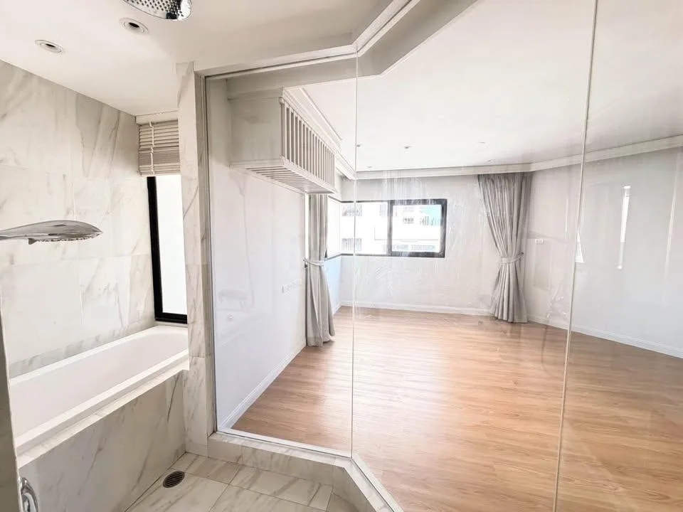 Property photos for Sathorn Gardens