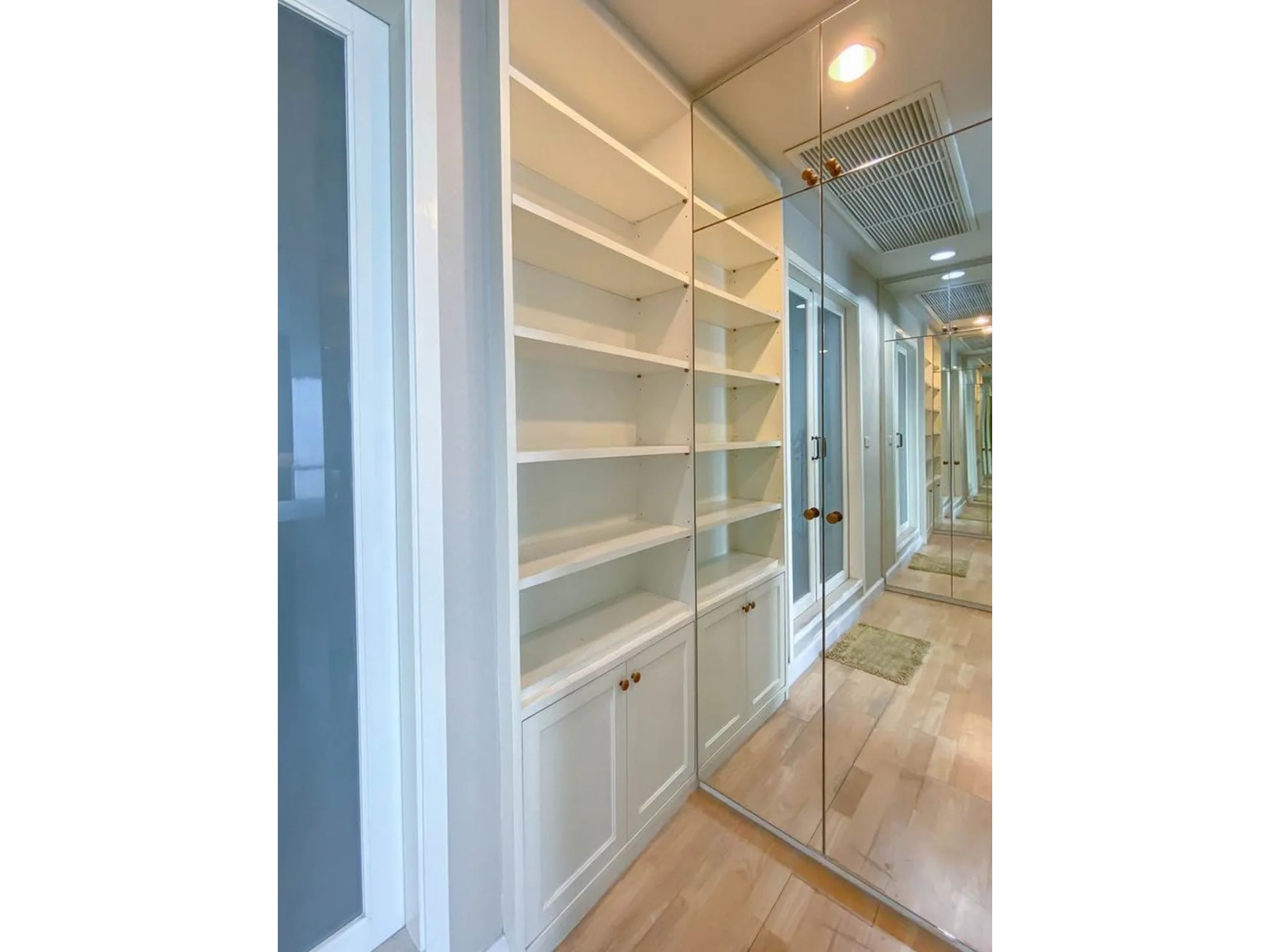 Property photos for Baan Sathorn Chaopraya