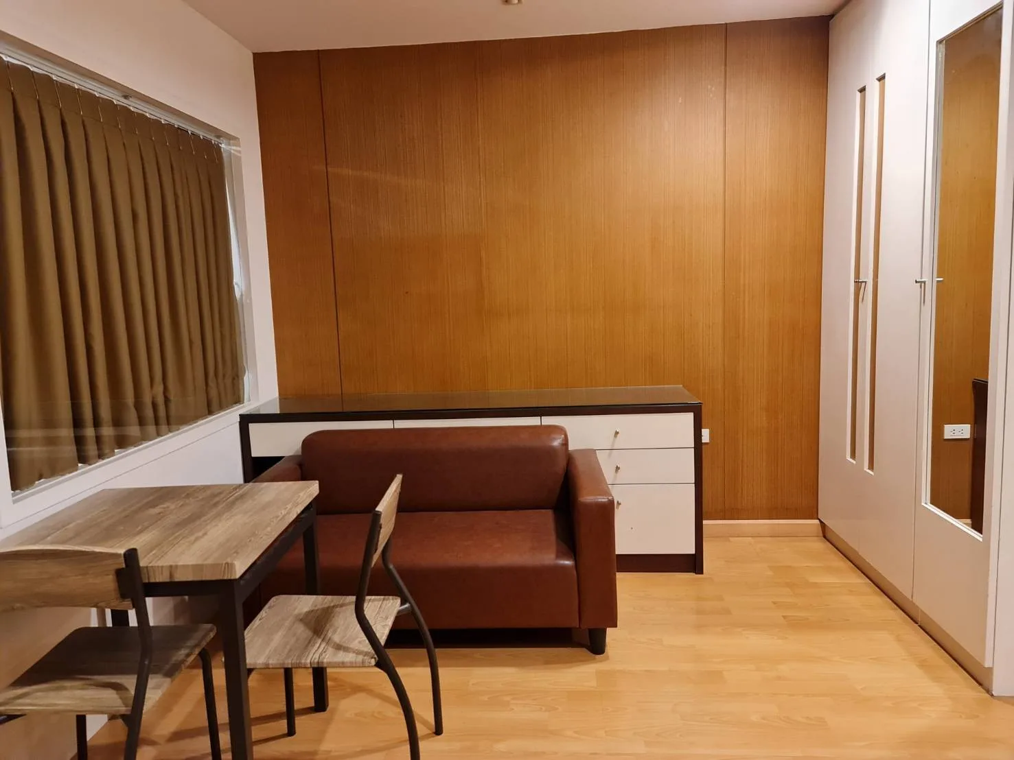 Property photos for The Room Sathorn - St.Louis