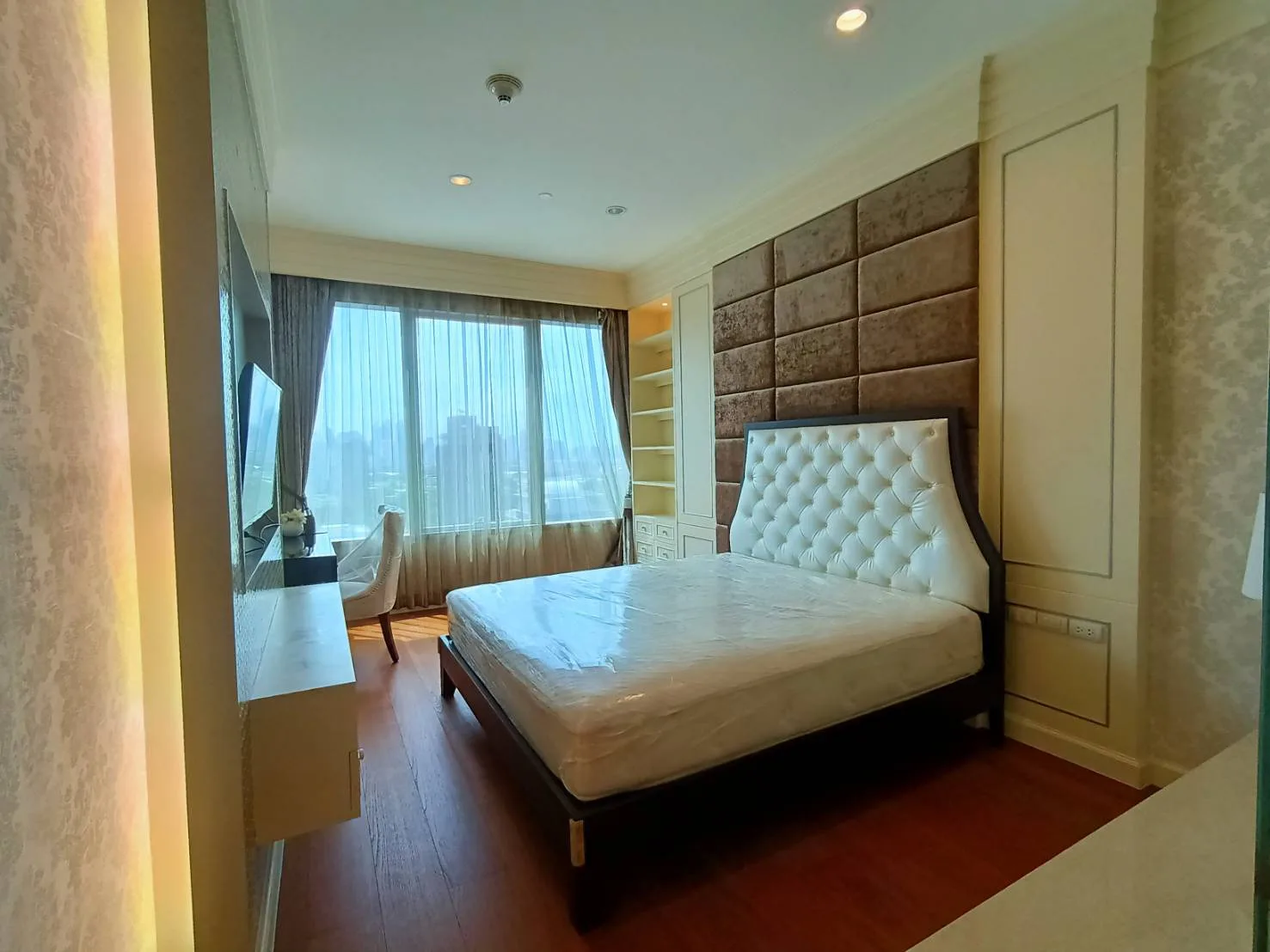 Property photos for 185 Rajadamri