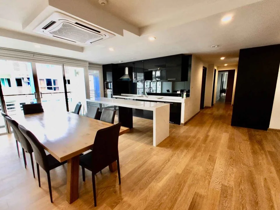 Property photos for Avenue 61