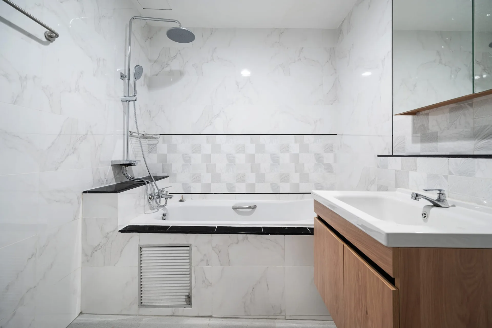 Property photos for The Waterford Diamond